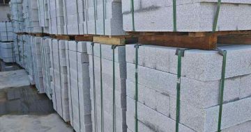 伊春芝麻白路牙石，路侧石