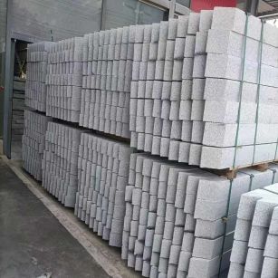 伊春芝麻白树围石 树池