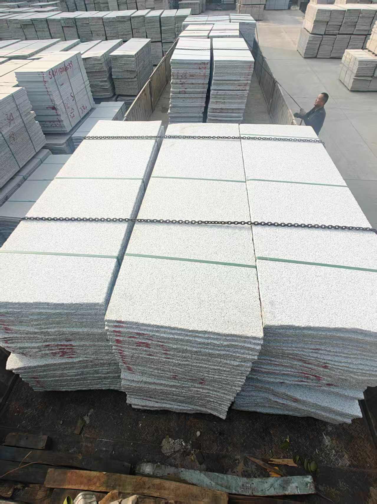 伊春芝麻白毛板，石材毛板