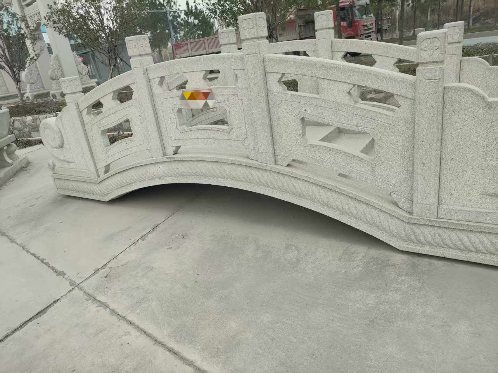 伊春芝麻白拱桥，石桥