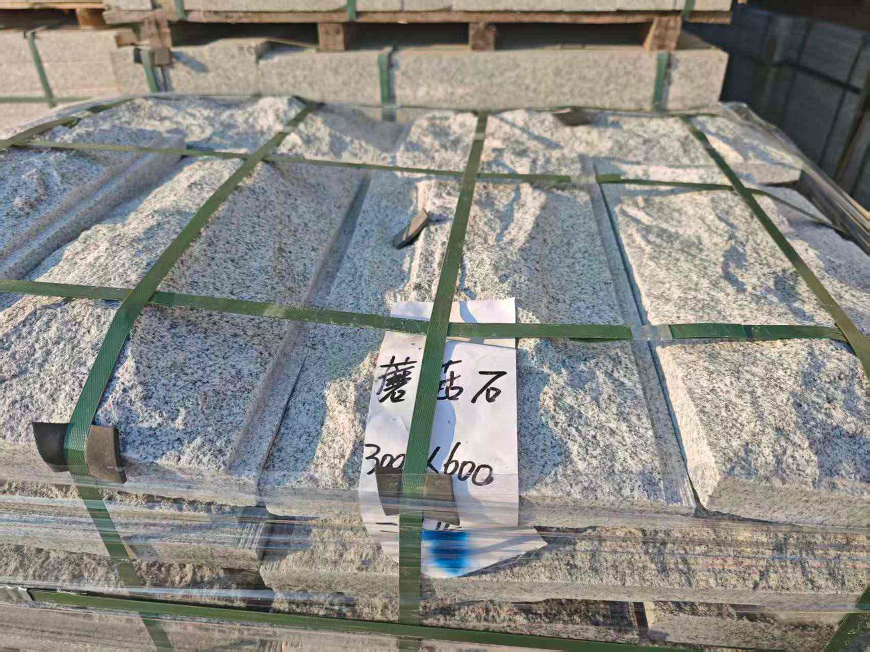 伊春芝麻白蘑菇石，自然面