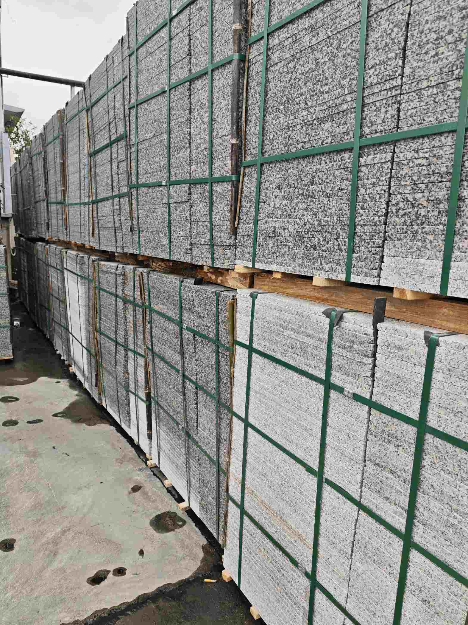 伊春芙蓉白地铺石，石材地铺石