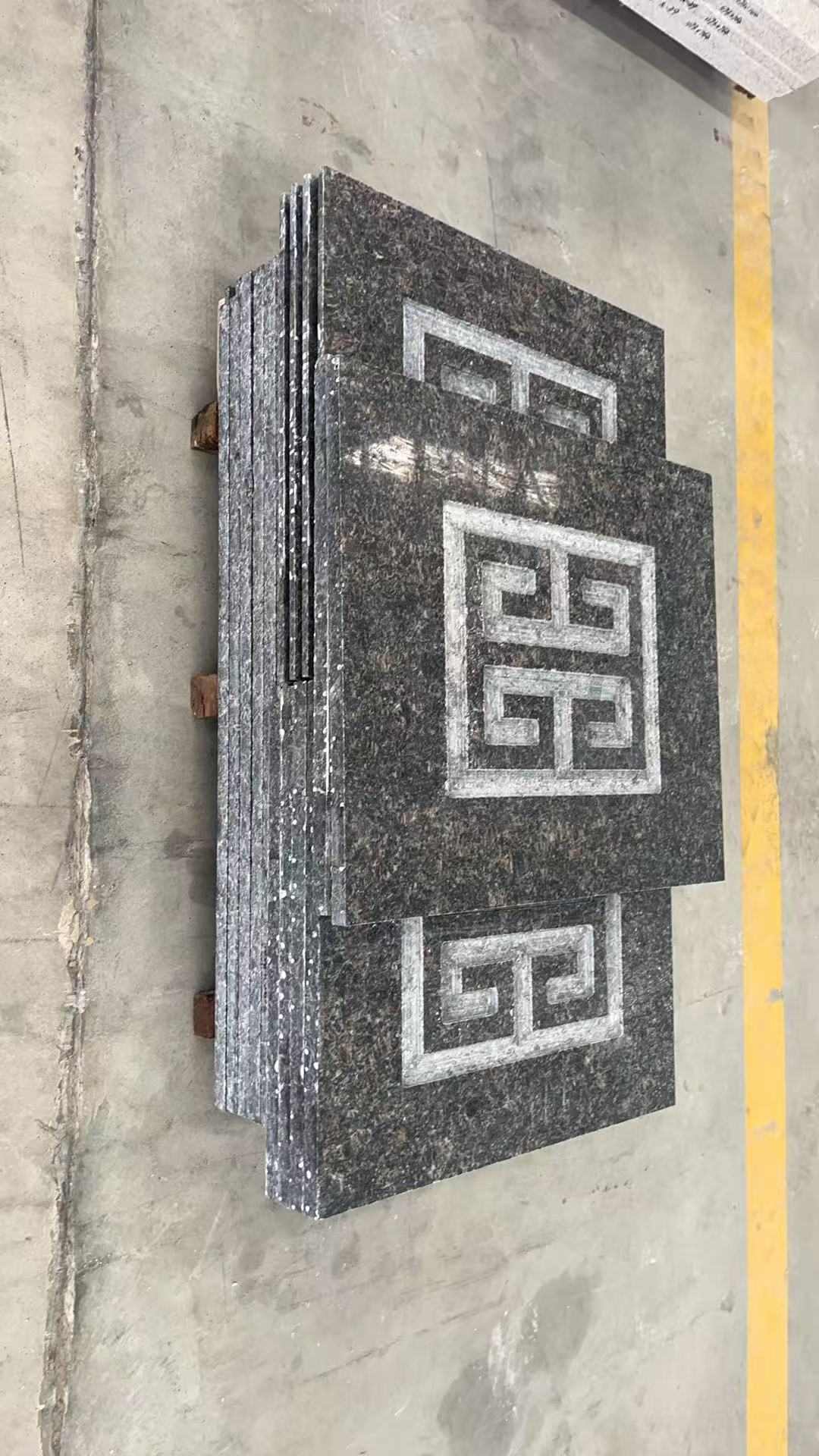 伊春英国棕回纹雕刻版